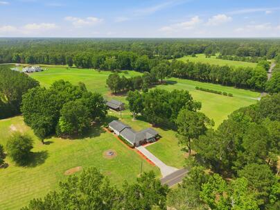 Photo 1 of 25 : 1469 Wren Road