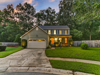 Photo 1 of 25 : 110 Mallock Court