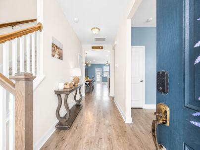 Photo 1 of 25 : 7857 Montview Road