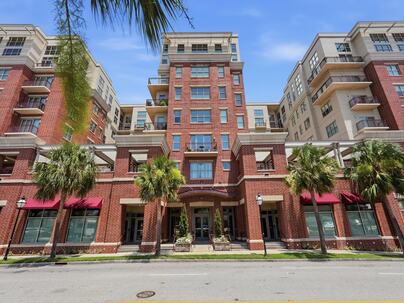 Photo 1 of 25 : 150 Bee Street, #402