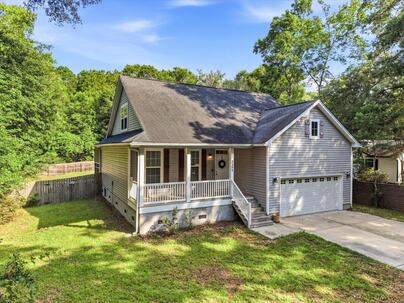 Photo 1 of 25 : 3584 Berryhill Road