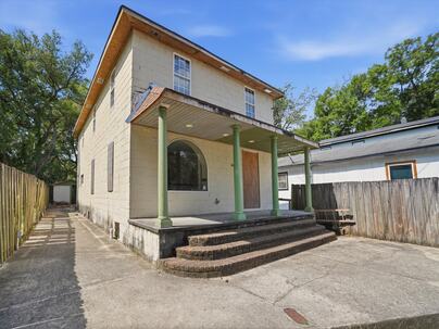 Photo 1 of 14 : 2111 Atlas Street