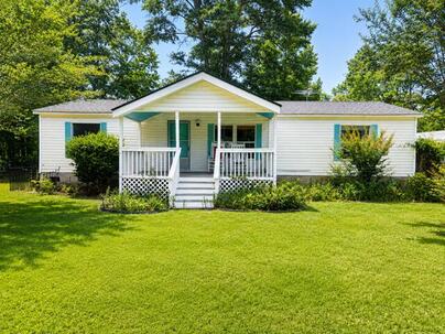 Photo 1 of 25 : 1075 Mockingbird Lane