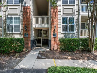 Photo 1 of 25 : 1600 Long Grove, #Unit 1524