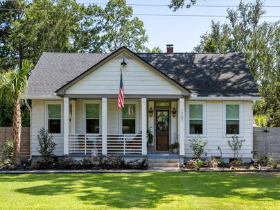 Photo 1 of 25 : 1707 Pinckney Park Drive