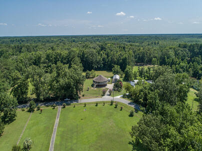 Photo 1 of 25 : 395 Summerset Lane