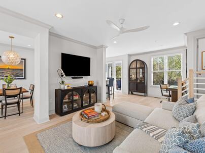 Photo 1 of 25 : 200 River Landing Drive, #Unit 102e