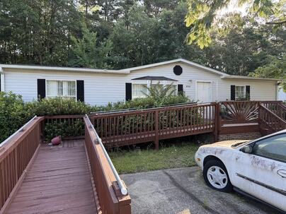 Photo 1 of 19 : 8156 Woodland Drive