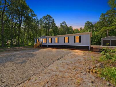 Photo 1 of 25 : 342 Hickory Nut Way