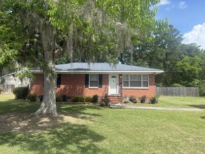 Photo 1 of 25 : 201 Clarine Drive