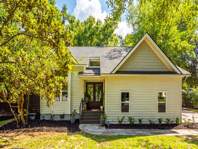 Photo 1 of 25 : 2059 Middleburg Lane