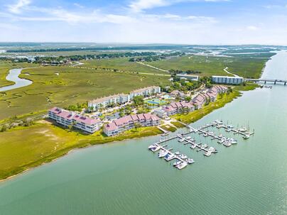 Photo 1 of 25 : 152 Mariners Cay Drive, #152