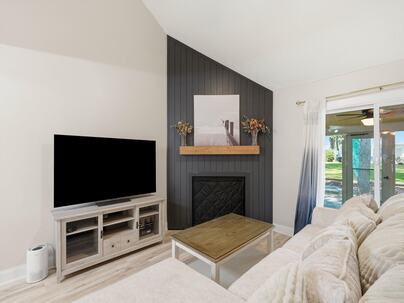 Photo 1 of 22 : 7880 Champion Way, #D