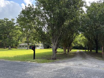 Photo 1 of 17 : 271 State Rd S-38-1891