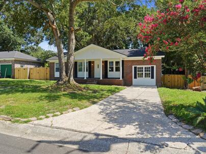 Photo 1 of 25 : 123 Benton Street