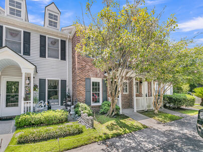 Photo 1 of 25 : 907 Reserve Way