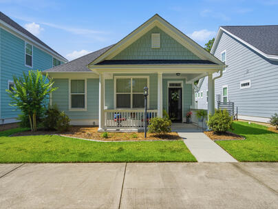 Photo 1 of 25 : 209 Blue Bonnet Street