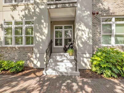 Photo 1 of 25 : 125 Pier View Street, #105