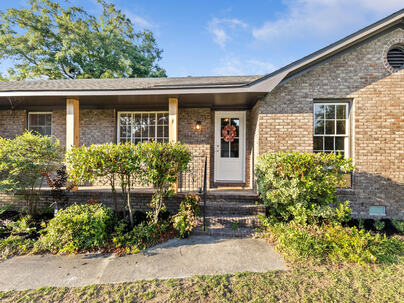 Photo 1 of 25 : 742 Leafwood Road
