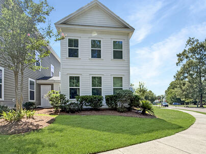 Photo 1 of 21 : 866 Rue Drive
