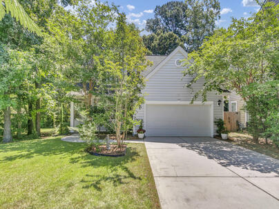 Photo 1 of 25 : 1722 Waterbrook Drive
