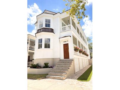 Photo 1 of 25 : 175 1/2 Wentworth Street