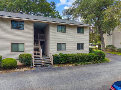 Photo 1 of 20 : 93 Ashley Hall Plantation Road, #7