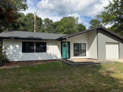 Photo 1 of 13 : 116 Tall Spruce Drive