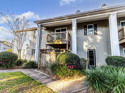 Photo 1 of 25 : 1402 Camp Road, #3f