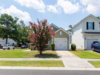 Photo 1 of 25 : 1217 University Drive, #Unit A