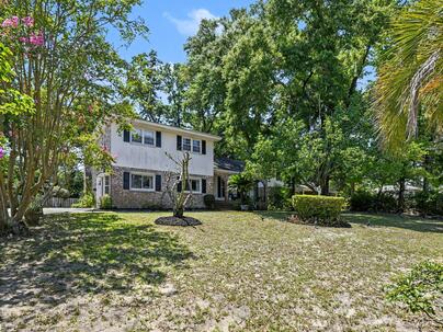 Photo 1 of 25 : 649 Pelzer Drive