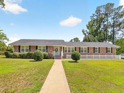 Photo 1 of 25 : 1793 Forest Drive