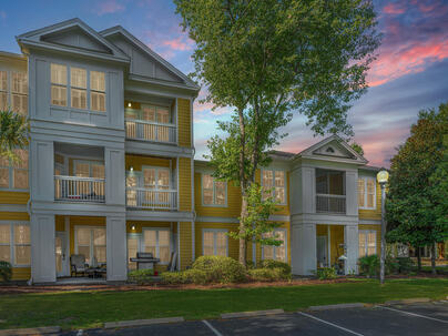 Photo 1 of 25 : 2128 Chatelain Way