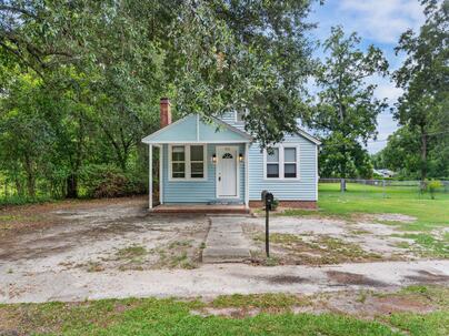 Photo 1 of 25 : 552 Ott Street