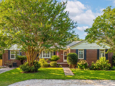 Photo 1 of 25 : 140 Chadwick Drive