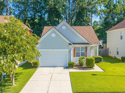 Photo 1 of 25 : 636 Grassy Hill Road