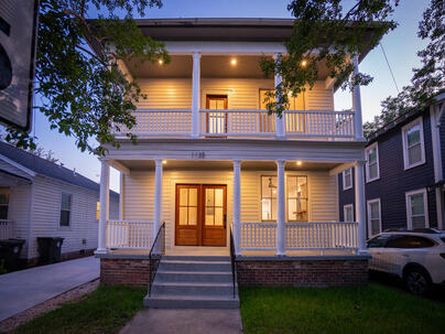 Photo 1 of 25 : 1135 King Street