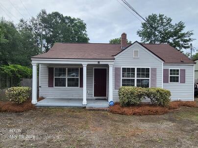 Photo 1 of 23 : 1610 Remount Road
