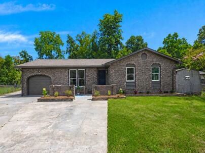 Photo 1 of 25 : 313 Pine Cone Court