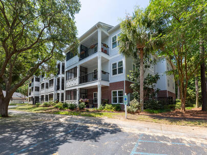 Photo 1 of 25 : 1025 Riverland Woods Place, #Apt 710