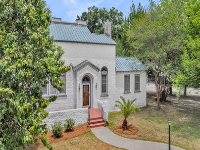Photo 1 of 25 : 2062 Wappoo Drive