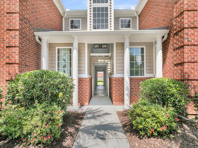 Photo 1 of 25 : 1377 Hopton Circle