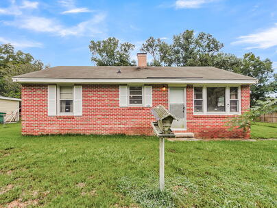 Photo 1 of 25 : 225 Laurel Avenue