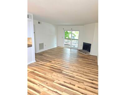 Photo 1 of 15 : 1402 Camp Road, #Apt 14e