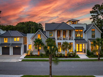 Photo 1 of 25 : 700 Stucco Lane