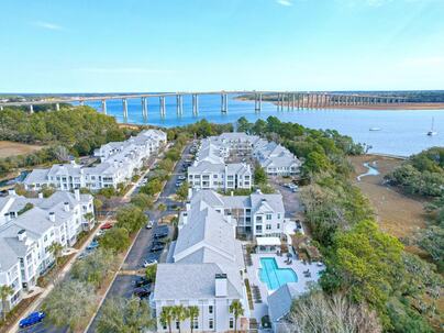 Photo 1 of 25 : 130 River Landing Drive, #3306