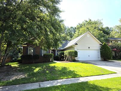 Photo 1 of 18 : 108 Pembroke Drive