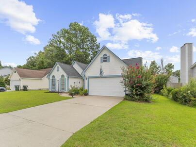 Photo 1 of 25 : 120 Kingsbridge Drive