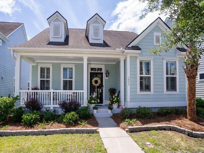 Photo 1 of 25 : 1822 Grovehurst Drive