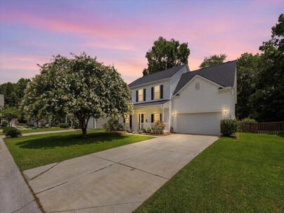 Photo 1 of 25 : 302 Lakewind Drive